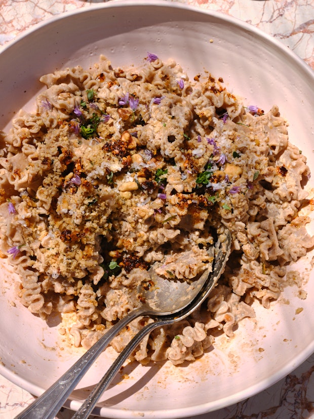 Pasta with Creamy Crushed Walnut Sauce