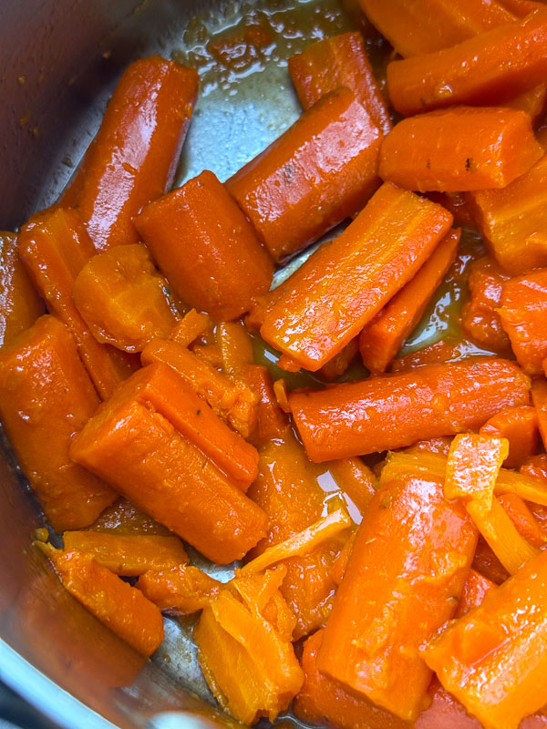 Julia Child’s Butter-Braised Carrots – A Simple, Classic Side Dish That Melts in Your Mouth. Find the recipe on Shutterbean.com 