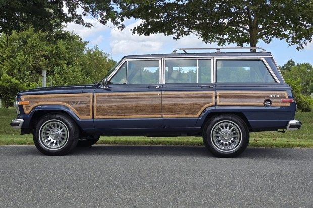 1989 Jeep Grand Wagoneer