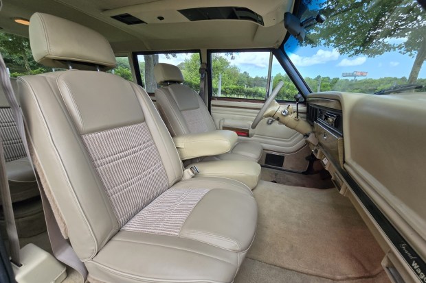 1989 Jeep Grand Wagoneer