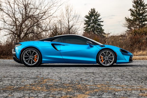 2023 McLaren Artura